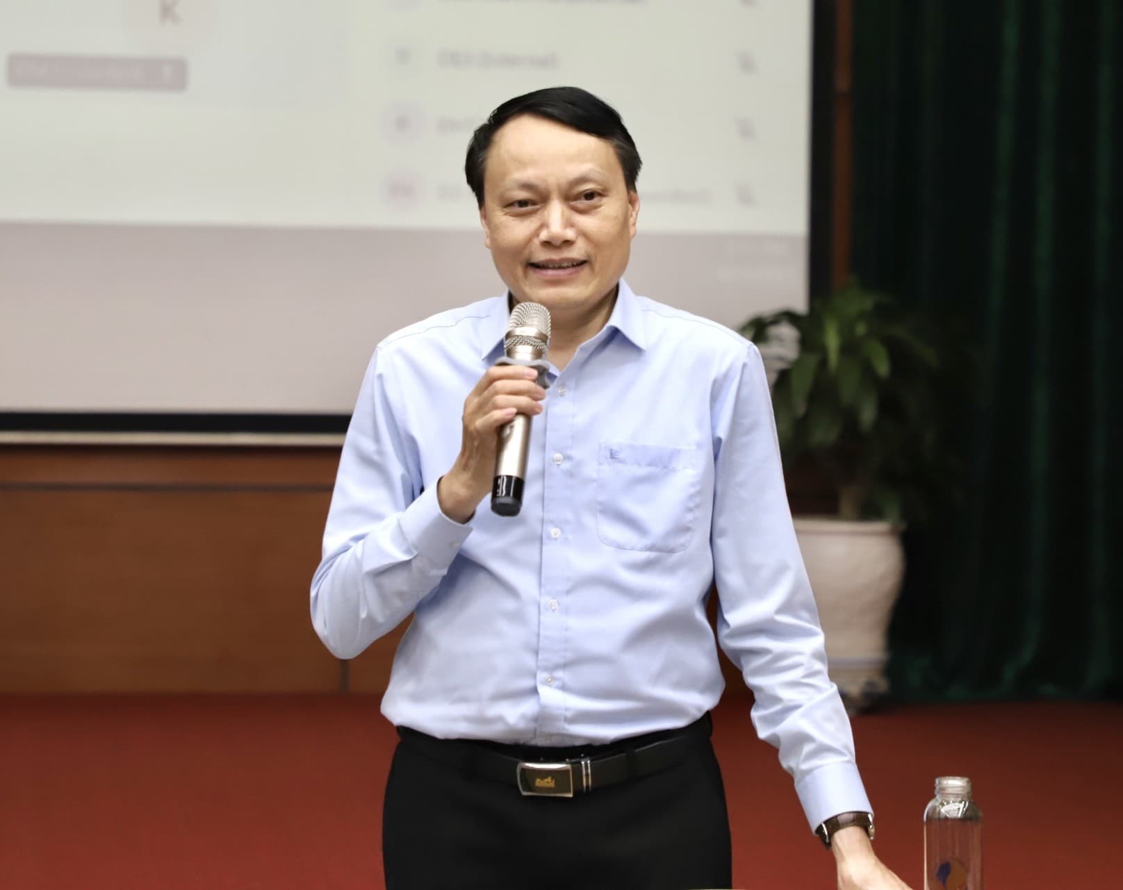 Ông Trần Hậu Ngọc