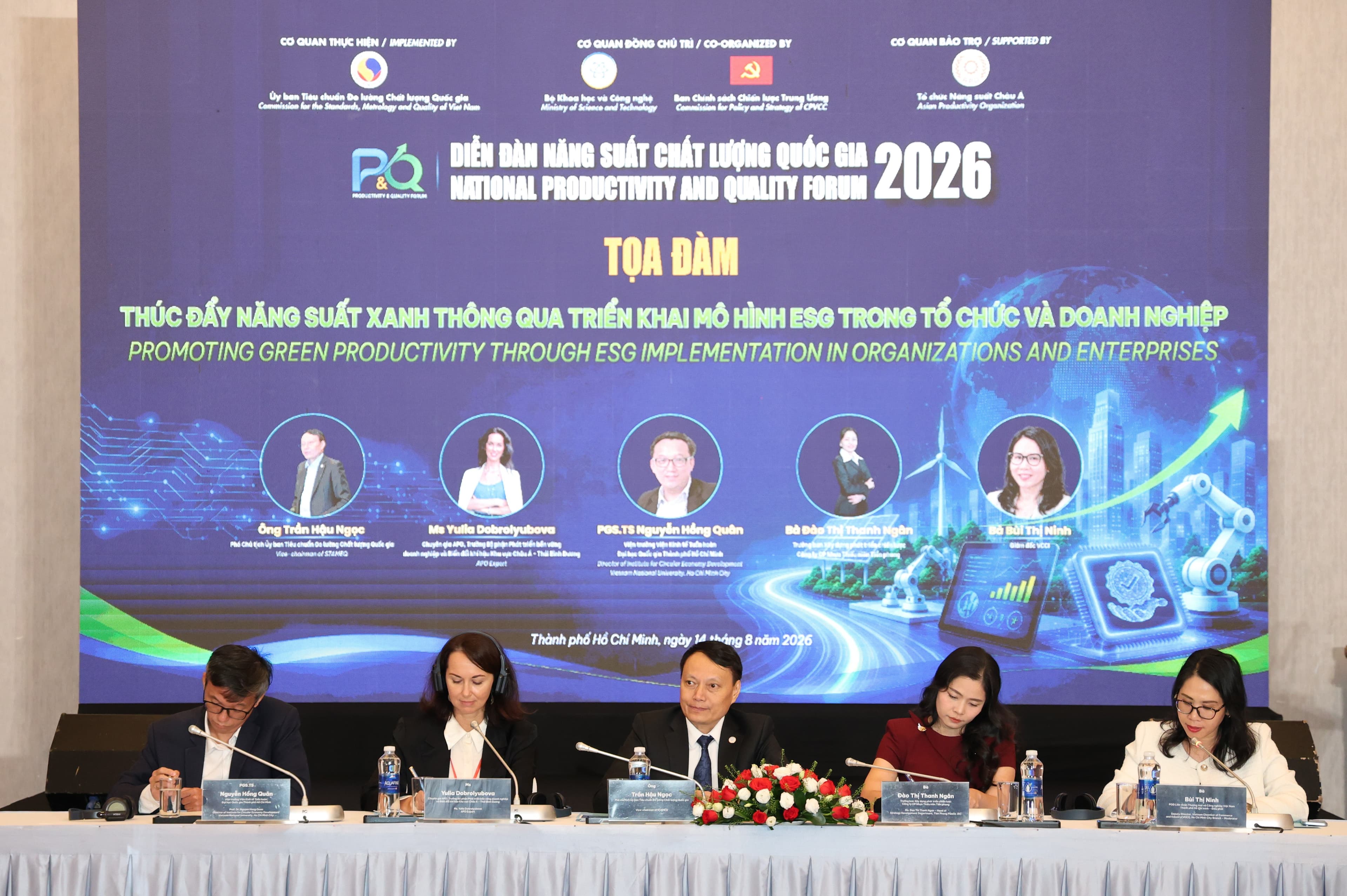 Hoạt động bên lề